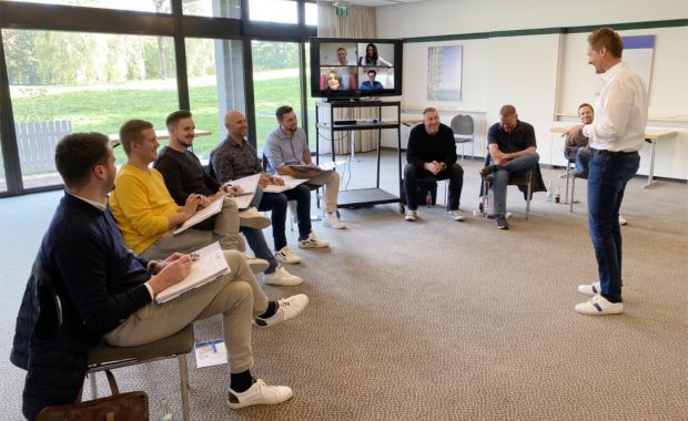Verkaufsseminar Dirk Stöcker mittel im Vertriebstraining