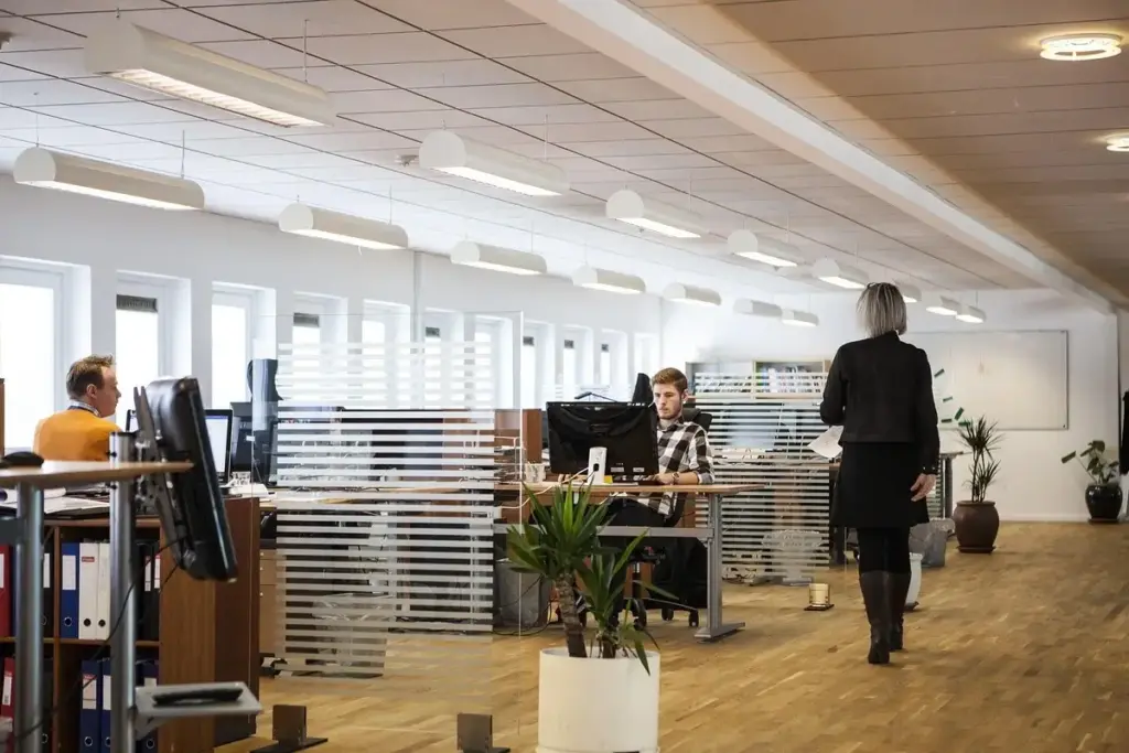 Verkaufstraining Berlin im Einsatz bei einem Berliner Unternehmen mit Vertriebsteam im Großraumbüro