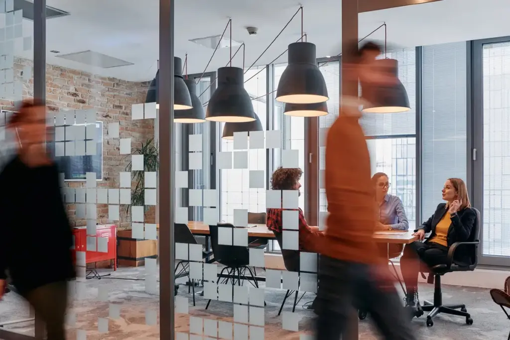 Inhouse Verkaufstraining Bonn – Blick in ein Bonner Büro für praxisnahe Vertriebsschulungen vor Ort.